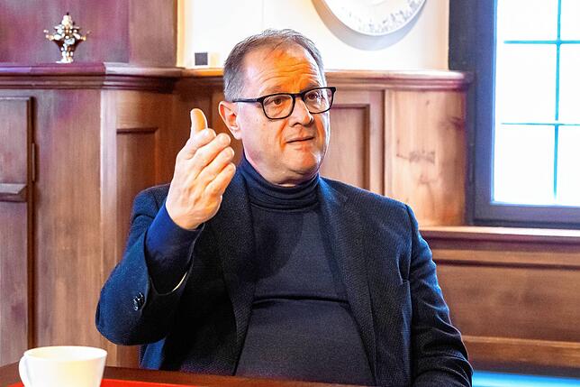 Oberbürgermeister Jürgen Roth (hier eine Aufnahme vom Dezember 2023) ist froh über den Kompromiss.