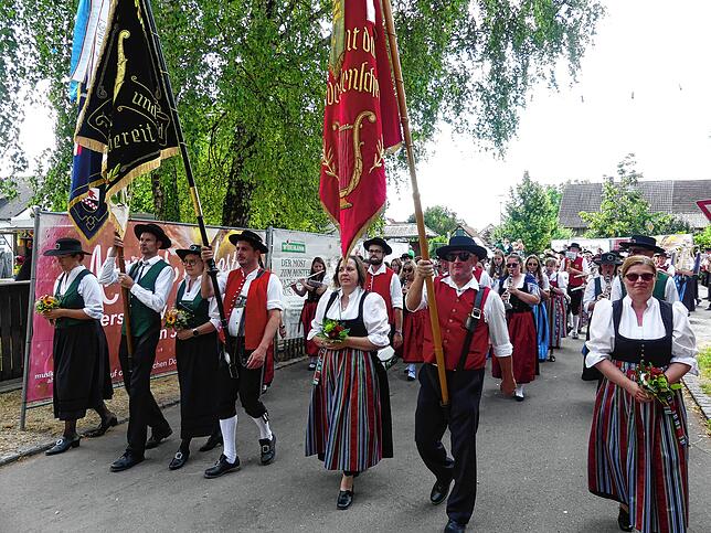 Bild 15: Gute Laune beim Mostfest in Bermatingen-Ahausen