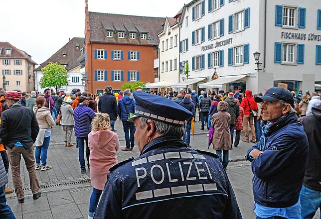 Alles unter Kontrolle: Zufrieden sein konnten Polizeirevierleiter Günter Hornstein und Hubert Wagner vom Ordnungsamt der Stadt (rechts).