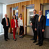 Der Leiter Organisation der Volksbank Rhein-Wehra, Georg Bäumle, Staatssekretärin Rita Schwarzelühr-Sutter, Anita Neubert und ...