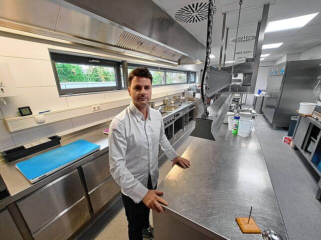 Christian Dierich wird auch künftig hier in seiner Küche in der Einkehr die Gäste der Restaurants bekochen.