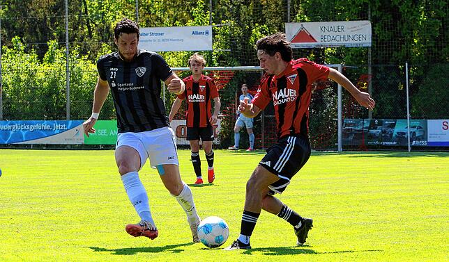 Bild 26: FC Überlingen gewinnt Nachbarschaftsduell gegen VfR Stockach. Wir waren mit der Kamera dabei!