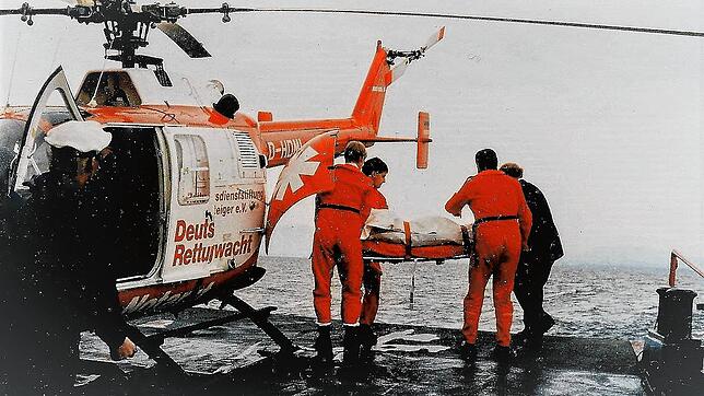80er-Jahre: Rolf Duda landet mit Notarzt Udo Stirner an Deck der Fähre Romanshorn, um einen Patienten abzuholen. Noch bevor die Fähre in ...