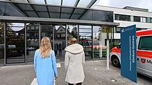 Haupteingang des Konstanzer Klinikums. Durch das neue bundesweite Krankenhausgesetz könnte der Gesundheitsverbund noch stärker in ...