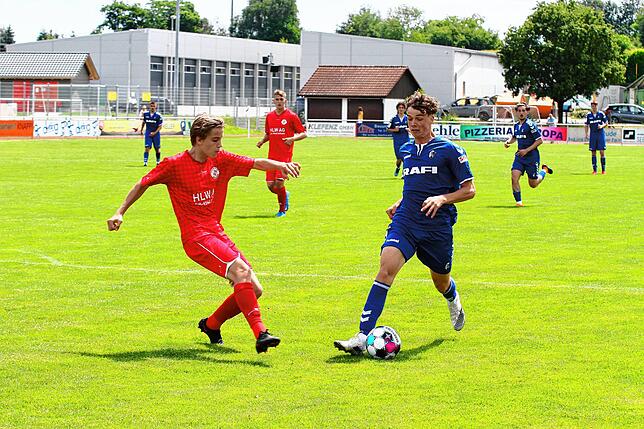 Bild 1: Nachwuchs des SC Freiburg verliert Testspiel in Jestetten &ndash; und wir haben Bilder!