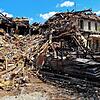 Der Blick auf die Brandruine in der Dorfmitte zeigt das Ausmaß des verheerenden Großbrandes in Riedöschingen. Noch immer liegt ein ...