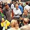 Viele verschiedene Gruppen bildeten sich bei den Workshops. Die Teilnehmer sammelten Ideen.