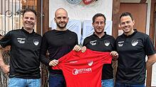 Sie machen nächste Saison beim FC Pfaffenweiler gemeinsame Sache (von links): Markus Hirt (1. Vorsitzender), Jonas Schwer, Karsten Scheu ...
