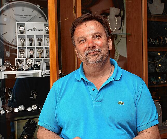 Goldschmiedemeister Peter Ehniss führt ein vor 61 Jahren gegründetes Familienunternehmen. Bilder: Aurelia Scherrer (3)