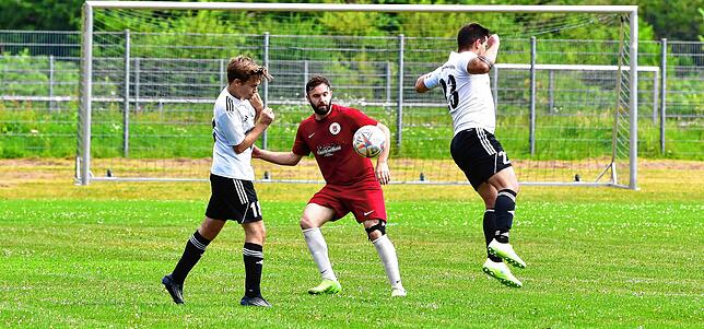 Bild 8: SV Obersäckingen zieht mit 4:0 gegen DTFV Bad Säckingen in die Pokalserie ein – wir haben Bilder!