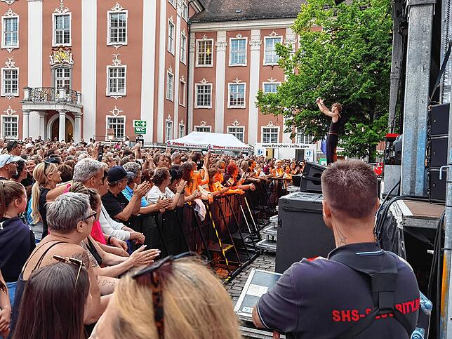 Bild 20: Johannes Oerding tritt in Meersburg auf: 4.000 Fans feiern begeistert