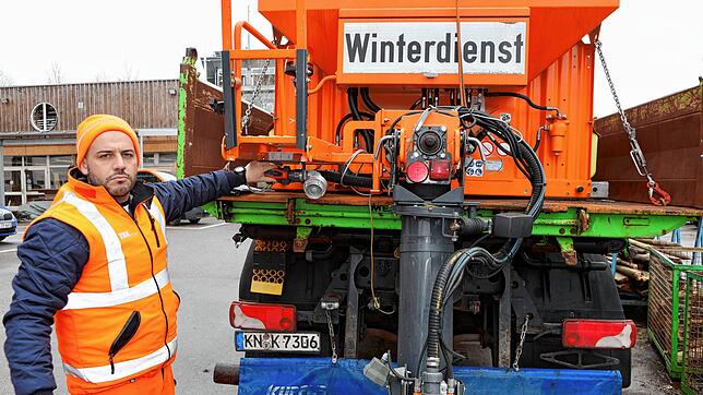 Nach dem Einsatz: Gianluca Marino von den Technischen Betrieben Konstanz, die zwar alles gegeben haben, diesmal aber ein bisschen zu ...