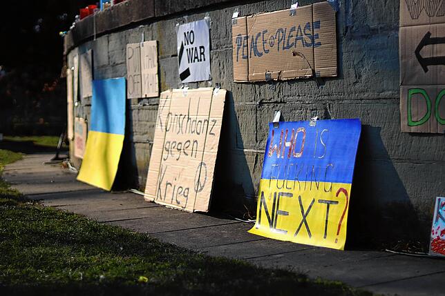 Bild 2: 3500 Menschen gegen Putin: Kundgebung im Stadtgarten im Zeichen der Solidarität