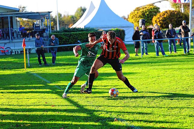 Bild 23: Unsere Bildergalerie von Bezirksligaspiel zwischen dem FC Bodman-Ludwigshafen und dem TSV Aach-Linz