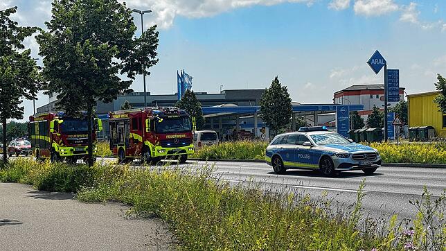 Auch die Feuerwehr wird wegen des Unfalls alarmiert.