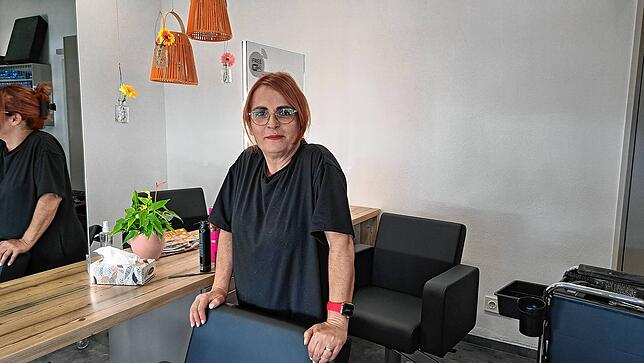 Marilena Mangili in ihrem Friseursalon in Böhringen bei Radolfzell.