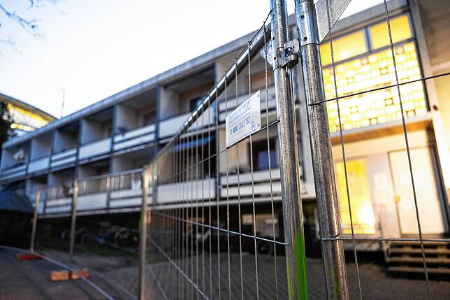 Drinnen verlieren sie ihre Freiheit, damit die draußen mehr Sicherheit haben sollen: Darum geht es bei der Quarantäne für die ...
