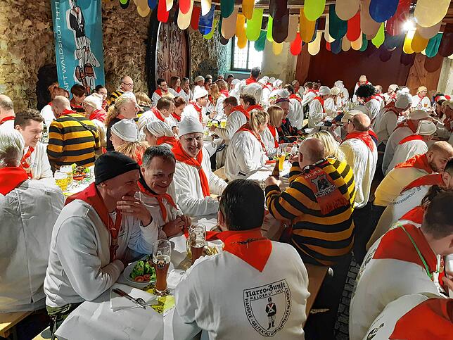 Bild 8: Diese Tradition hat Bestand: Bilder vom Heringsessen in Waldshut