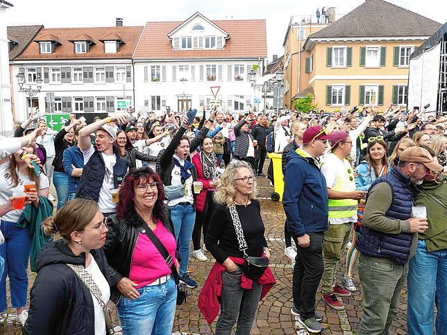 Bild 2: Bilder vom Konzert mit Vanessa Mai beim Markdorf Open Air (Teil 2)