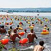 Über 200 Schwimmerinnen und Schwimmer nahmen am Gnadenseeschwimmen in Allensbach teil und absolvierten die 1500 Meter lange Strecke vor ...