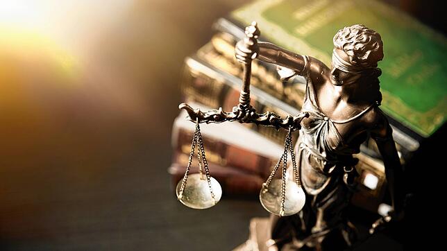 Justitia steht für Gerechtigkeit. (Symbolbild) Die Staatsanwaltschaft Baden klagt zwei Männer an, die im September 2022 in Birmenstorf ...