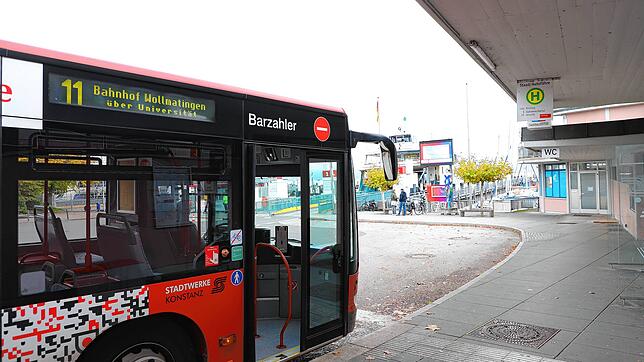 Ab Dezember 2024 wird es diesen Anblick wohl nicht mehr geben: Ein Bus der Linie 11 an der Haltestelle Staad/Autofähre. Die Stadtwerke ...