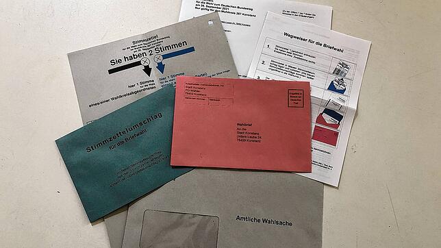 (Archivbild) Stimmzettel, Briefwahlumschläge, Benachrichtigungsschreiben: All das muss rechtzeitig vor der Bundestagswahl fertig sein. ...