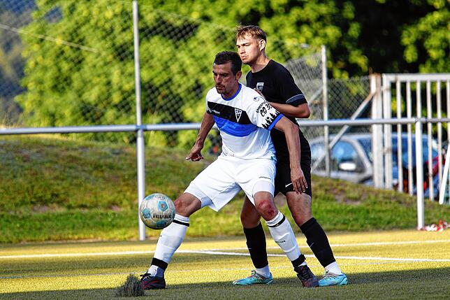 Bild 25: Der FV Tennenbronn gewinnt gegen den FC Öhningen-Gaienhofen. Wir haben die besten Bilder!