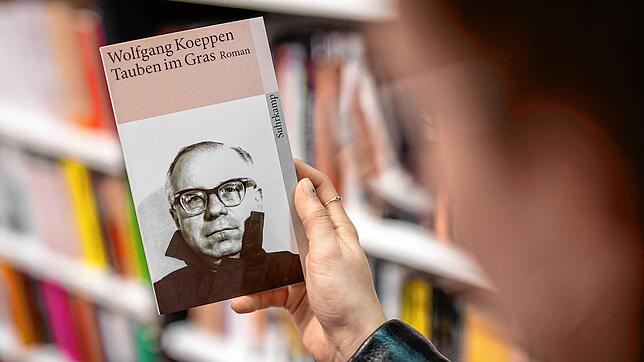 Wolfgang Koeppens Roman &bdquo;Tauben im Gras&ldquo; gehört zur Pflichtlektüre für den kommenden Abitur-Jahrgang.
