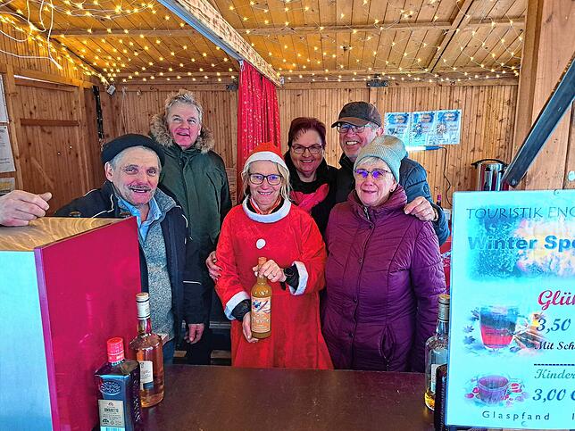 Bild 7: Lichterglanz und Mandelduft: So schön war der Engener Weihnachtsmarkt