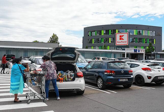 Bild 1: So verlief der erste Einkaufs-Samstag in Waldshut nach Öffnung der Grenze