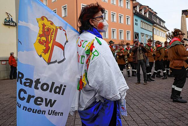 Bild 7: Ein bisschen Fasnacht geht doch: Szenen vom Marktplatz in Radolfzell