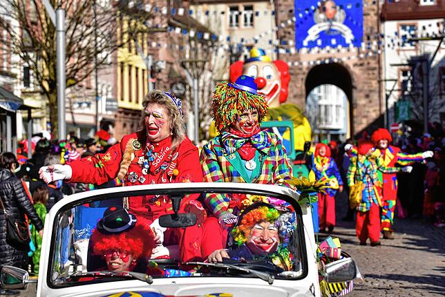 Bild 11: Fasnetmontag in Villingen: Die Südstadtclowns ziehen alle Blicke auf sich – jetzt die Bilder sehen!
