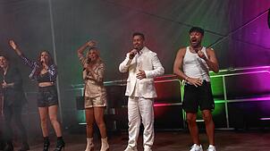 Bild : Der Abschluss des Sound Beach Festivals im Überlinger Uferpark stand ganz im Zeichen des Schlagers