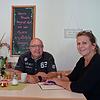 Im Wohnzimmer des Mehrgenerationenhauses unterhalten sich Marco Fandel und SÜDKURIER-Mitarbeiterin Gabriele Münzer über ehrenamtliches ...
