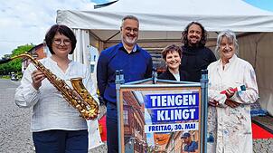 Sie freuen sich auf die Premiere von „Tiengen klingt“ (von links): Nikola Kögel, Geschäftsführerin der Aktionsgemeinschaft Tiengen, ...