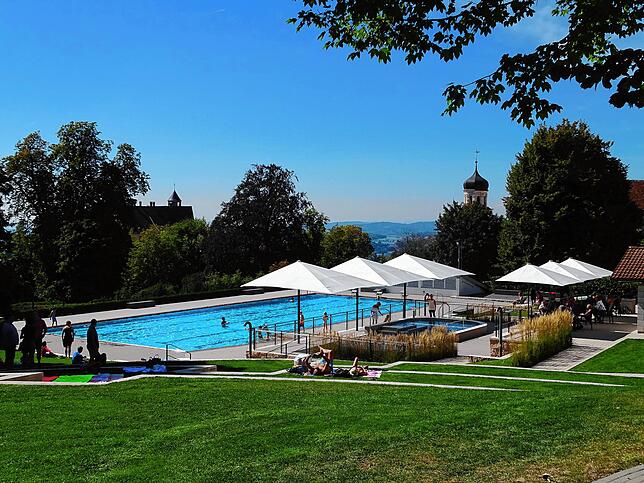 Die Becken im Höhenfreibad in Heiligenberg – hier eine etwa zwei Jahre alte Aufnahme aus dem SÜDKURIER-Archiv – sind derzeit ...