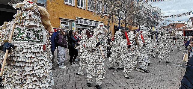 Bild 24: Der Montagsumzug in Bad Dürrheim setzt den gutgelaunten Punkt unter die diesjährige Fasnet &ndash; Teil 1
