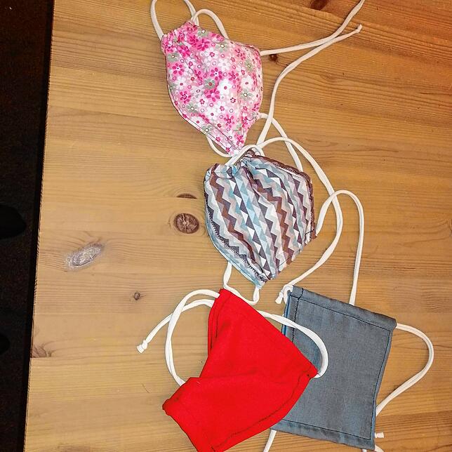 Selbst genähte Modelle von Doris Hauger.