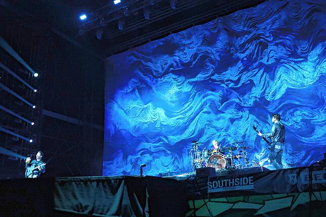 Bild 17: Einer der Topacts am Sonntag: Muse rockt beim Southside