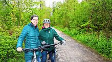 Bettina Biehrer und Sabine Schmachtenberger ist der Lorettowald wichtig. Sie beobachten, dass immer häufiger Bäume umstürzen und viele ...