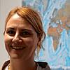 Miglena Abrasheva (42) ist für den Jugendmigrations- und Migrationsfachdienst der Caritas in Singen tätig. Die Weltkarte in ihrem Büro ...