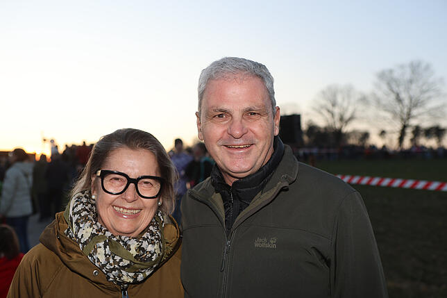 Bild 1: Bilder vom Funkenfeuer 2025 in Litzelstetten: So lebt die Tradition weiter!