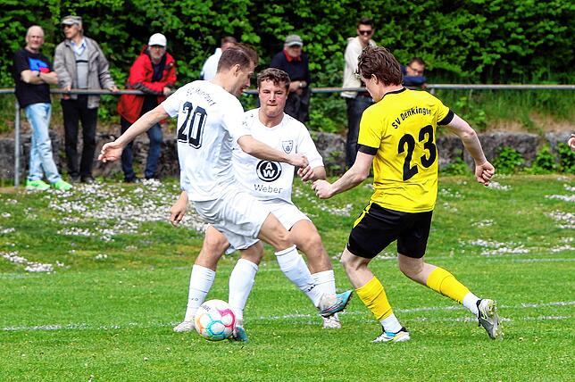 Bild 3: SV Denkingen gewinnt Spitzenspiel beim SC Markdorf. Wir waren mit der Kamera dabei!
