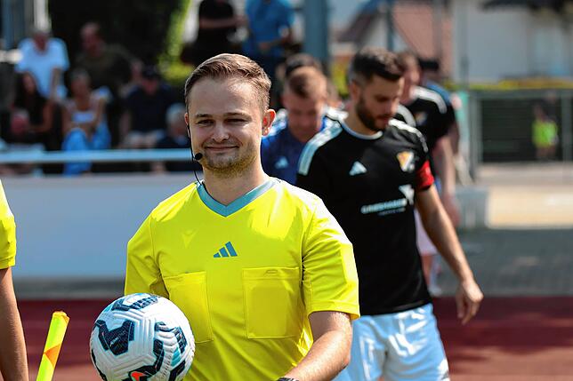Bild 2: SV 08 Laufenburg besiegt den SC Pfullendorf mit 3:1 – wir haben Fotos!