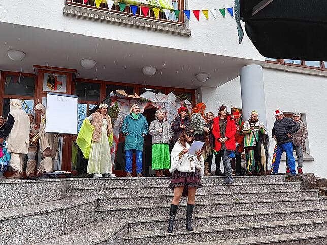 Bild 2: Fasnacht 2025: Narren übernehmen Daisendorfer Rathaus - die schönsten Bilder!