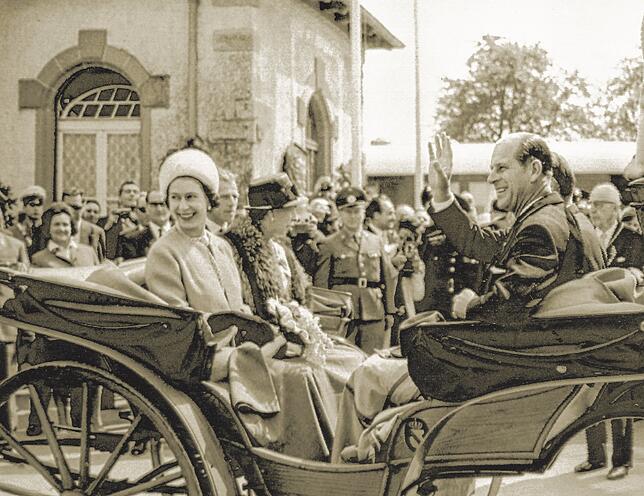 Königin Elizabeth II. und Prinz Philipp bei ihrem Besuch in Salem am 22. Mai 1965.