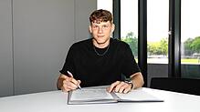 Bild : Neustädter David Tritscher unterschreibt beim VfB Stuttgart