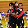Trio auf zwei Rädern: Trainerin Angelika Wirth (Mitte) vom RSV Wallbach coacht Jorge &bdquo;Koko&ldquo; Nazario und Garcia Sotomayor am ...