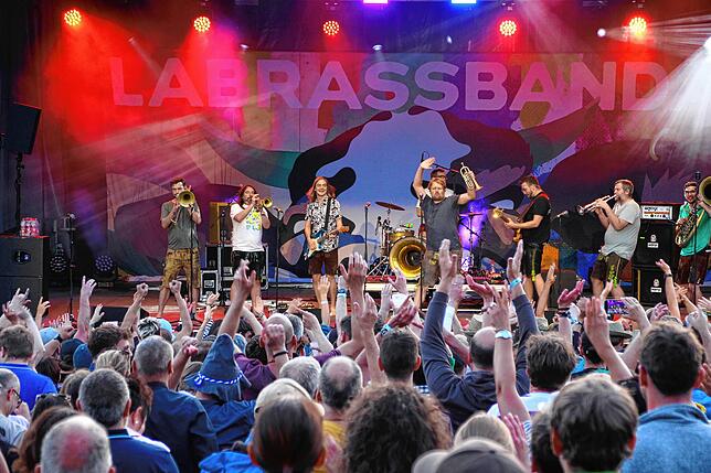 Bild 16: LaBrassBanda begeistern beim Markdorf Open Air – hier gibt‘s alle Bilder! (Teil 3)